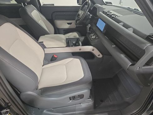Used 2023 Land Rover Defender 90 X-Dynamic SE AWD/4WD image 24