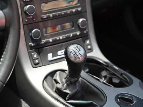 Used 2006 Chevrolet Corvette Convertible w/ Preferred Equipment Group RWD image 20