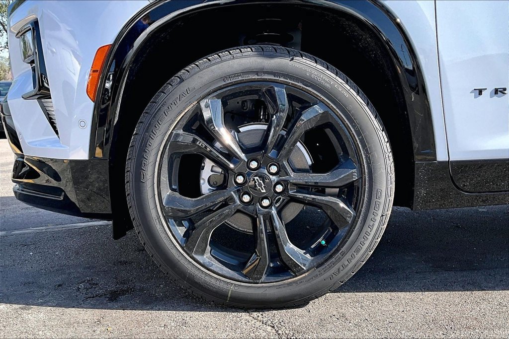 New 2027 Chevrolet Traverse RS FWD image 12