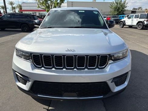 New 2026 Jeep Grand Cherokee 2WD image 2