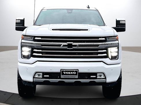 Used 2020 Chevrolet Silverado 2500 High Country w/ Technology Package image 3