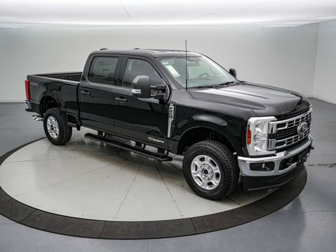 New 2026 Ford F250 XLT image 3