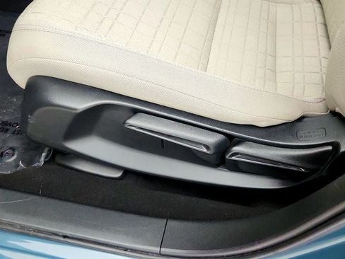 Used 2024 Honda HR-V LX image 11