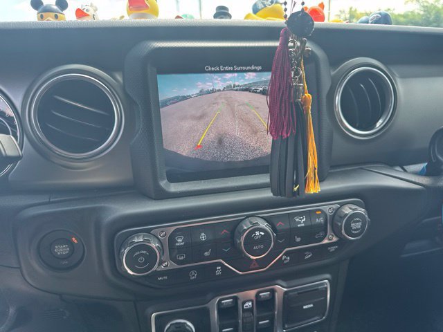 Used 2018 Jeep Wrangler Unlimited Rubicon w/ Dual Top Group AWD/4WD image 3
