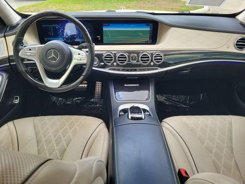 Used 2020 Mercedes-Benz S 560 Sedan image 2
