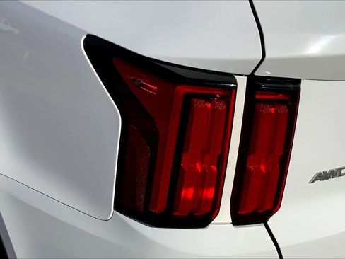 Used 2022 Kia Sorento SX Prestige w/ Rust Color Package image 28