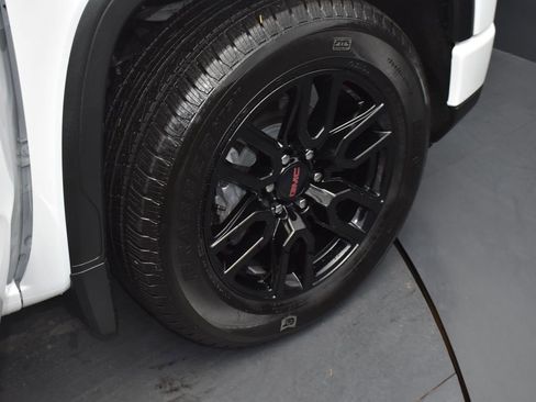 Used 2023 GMC Sierra 1500 Elevation image 16