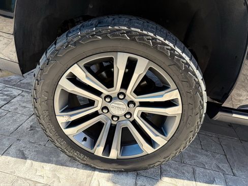 Certified 2018 GMC Yukon Denali w/ Denali Ultimate Package image 52