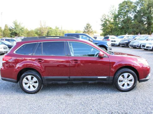 Used 2011 Subaru Outback 3.6R Limited w/ PWR Moonroof Pkg image 6