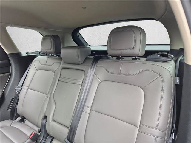 Used 2025 Lincoln Corsair FWD image 11