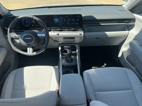 Used 2025 Hyundai Kona SEL image 6