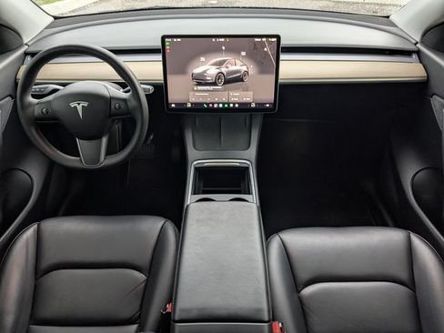 Used 2022 Tesla Model Y Long Range AWD/4WD image 22