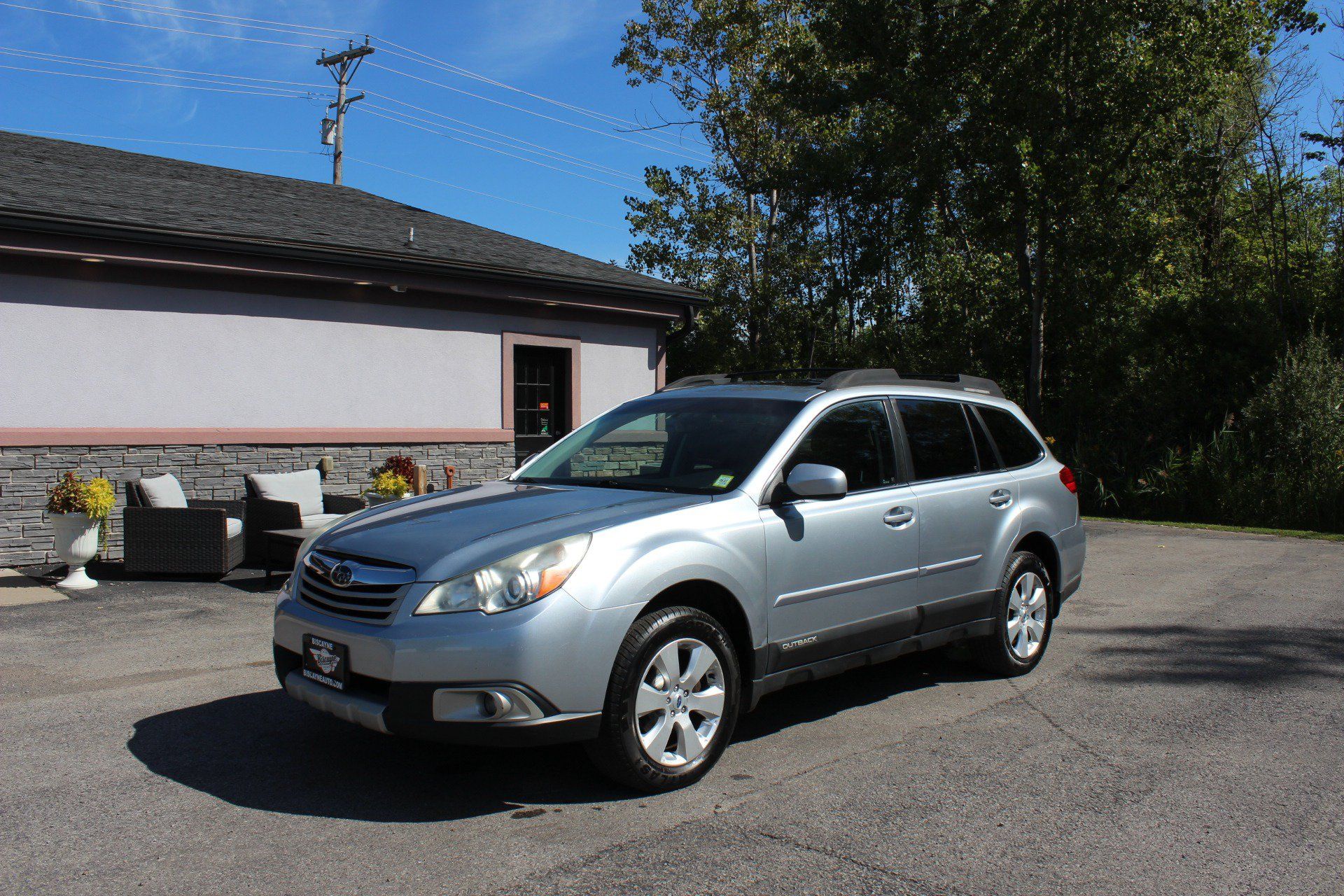 Used 2012 Subaru Outback 2.5i Limited w/ Moonroof Pkg AWD/4WD image 11
