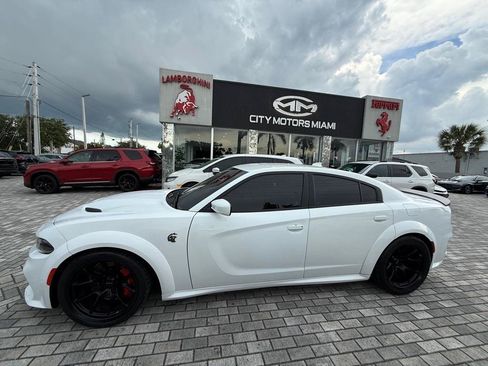 Used 2020 Dodge Charger SRT Hellcat w/ Harman/Kardon Audio Group RWD image 3