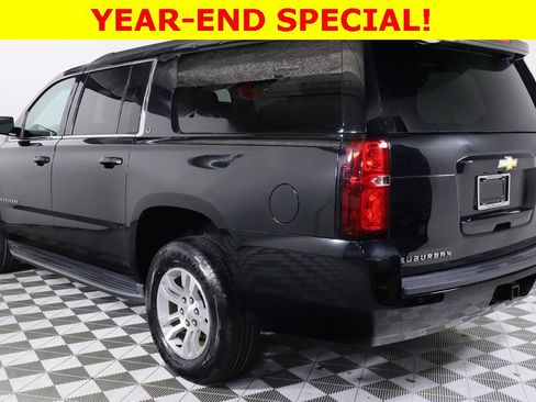 Used 2018 Chevrolet Suburban LT image 4