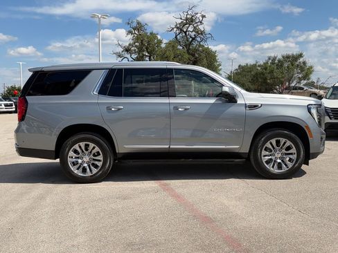 Used 2025 GMC Yukon Denali AWD/4WD image 4