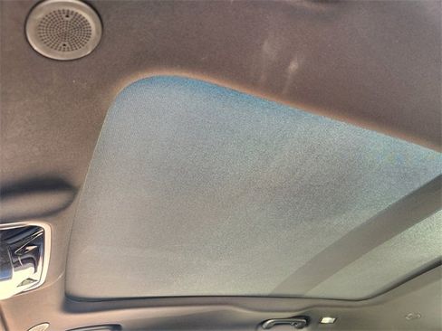 Used 2025 Land Rover Range Rover Velar S image 25