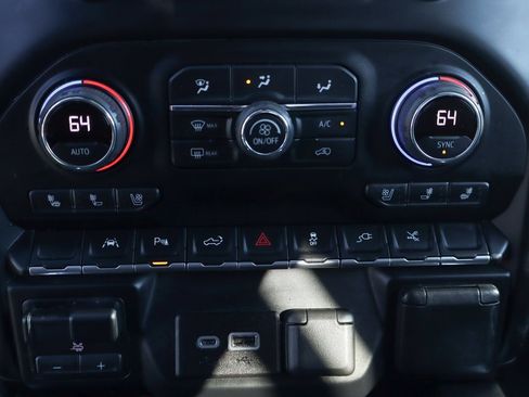 Used 2022 Chevrolet Silverado 1500 High Country w/ Technology Package image 36