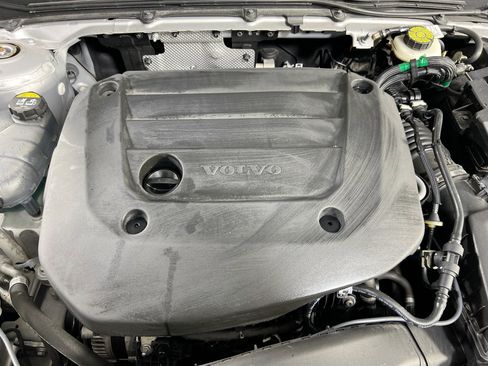 Used 2023 Volvo XC40 B4 Plus w/ Driver Assist Package image 30