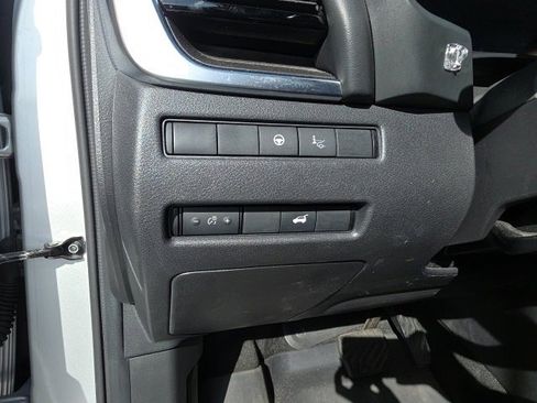 Used 2023 Nissan Rogue Platinum w/ Platinum Premium Package image 16