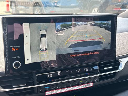 New 2026 Toyota Sienna Platinum AWD/4WD image 25