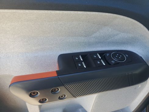 Used 2022 Ford Maverick XLT image 23