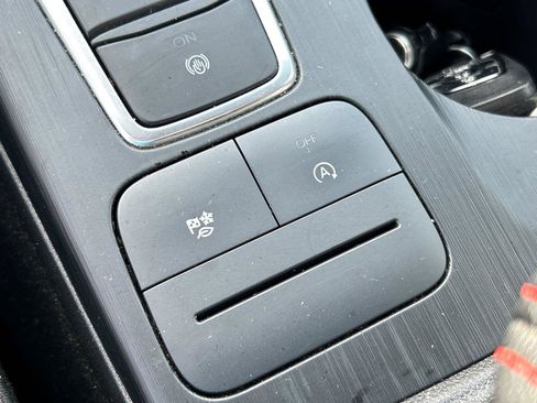 Used 2025 Ford Escape ST-Line FWD image 22