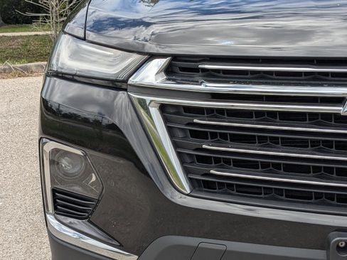 Used 2023 Chevrolet Traverse LT w/ LT Premium Package AWD/4WD image 10