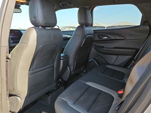 Used 2025 Chevrolet TrailBlazer ACTIV w/ Convenience Package FWD image 16