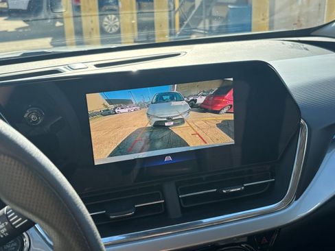 Used 2025 Chevrolet Trax LT image 17