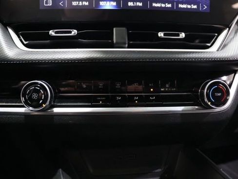 Used 2025 Chevrolet Equinox LT w/ Safety and Technology Package FWD image 27