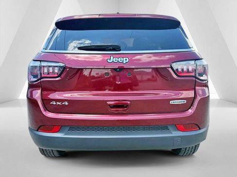 Used 2022 Jeep Compass Latitude AWD/4WD image 6