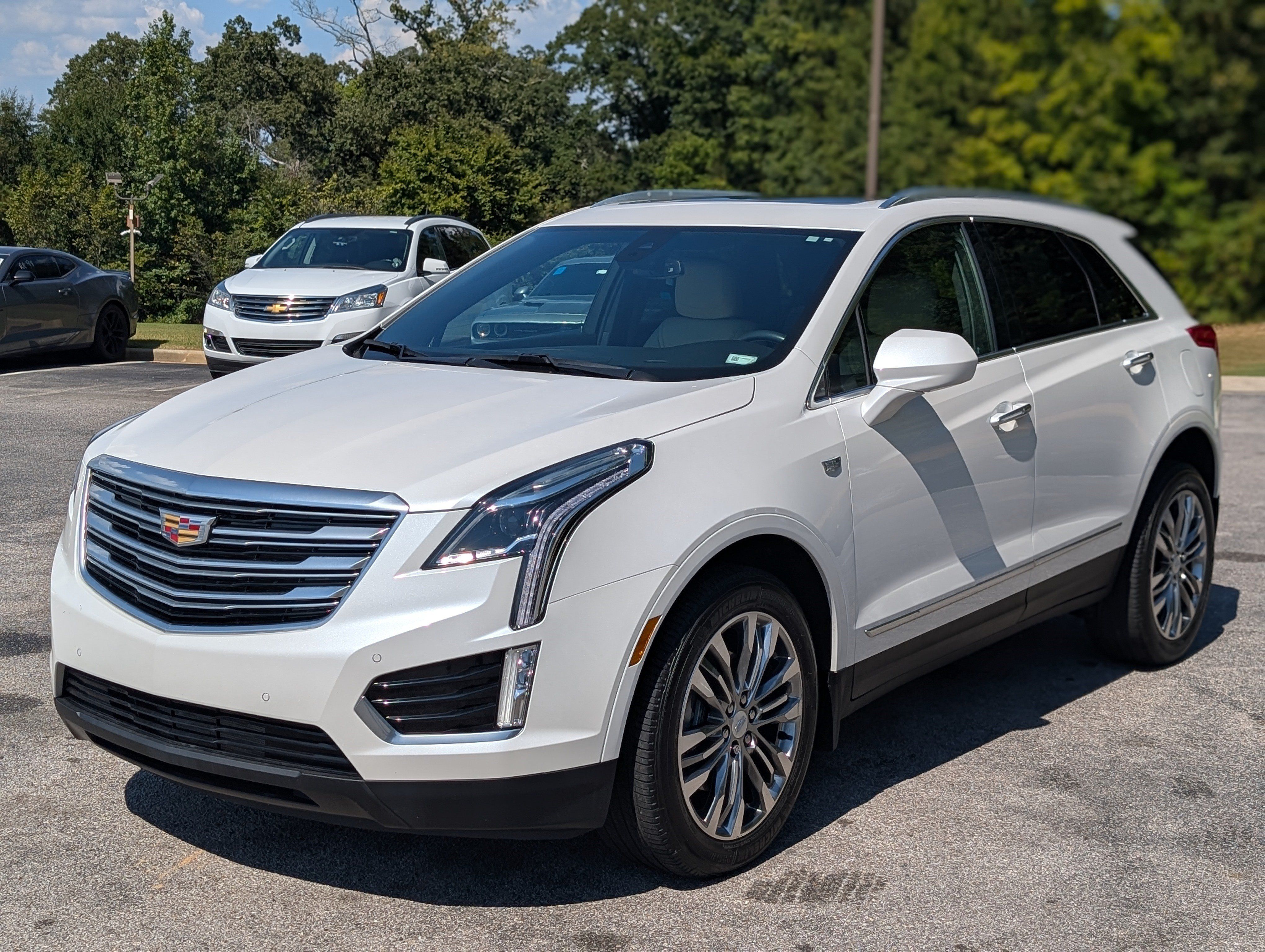 Used 2018 Cadillac XT5 Premium Luxury w/ LPO, Wheel Lock Package FWD image 5