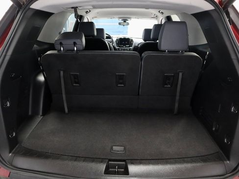 Used 2020 Chevrolet Traverse LT image 14