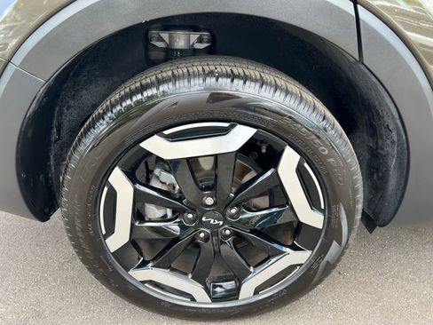 Used 2025 Kia Telluride EX w/ EX Captain's Chair Package FWD image 15