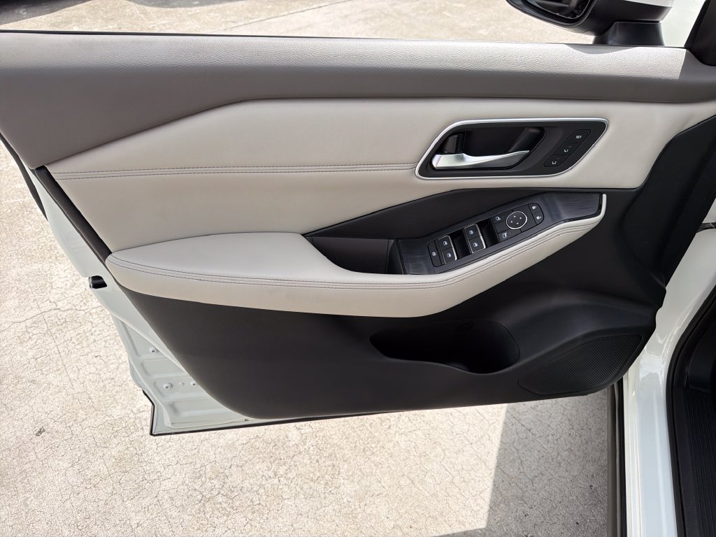 Used 2021 Nissan Rogue SL w/ Premium Package FWD image 18