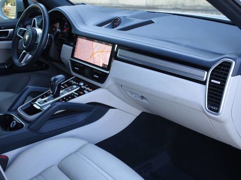 Used 2019 Porsche Cayenne image 7