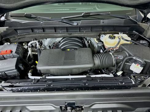 Used 2025 GMC Sierra 1500 SLT RWD image 9