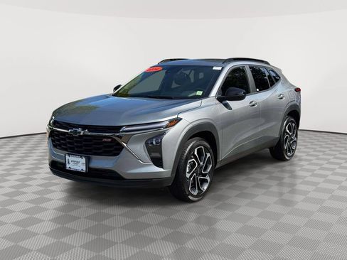 Used 2026 Chevrolet Trax RS w/ Driver Confidence Package FWD image 3