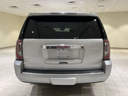 Used 2020 GMC Yukon XL Denali w/ Open Road Package RWD image 4