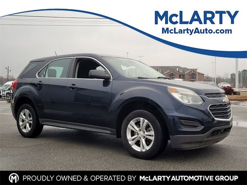 Used 2017 Chevrolet Equinox LS image 1