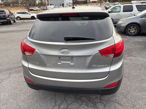 Used 2012 Hyundai Tucson GL image 15