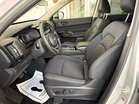 Used 2025 Nissan Pathfinder SV AWD/4WD image 20