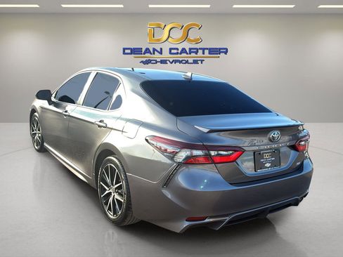Used 2021 Toyota Camry SE w/ Convenience Package image 11