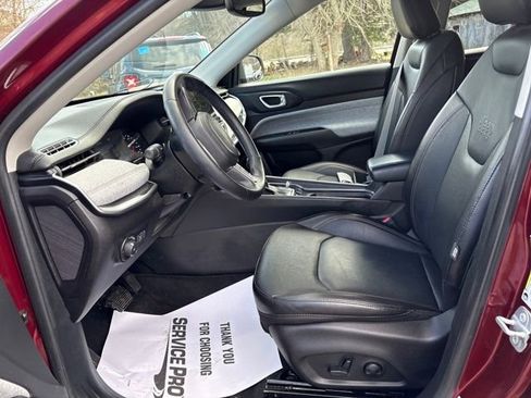 Used 2022 Jeep Compass Latitude image 9