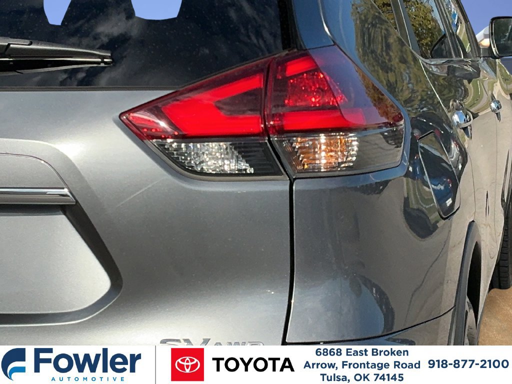 Used 2018 Nissan Rogue SV w/ Premium Package AWD/4WD image 36