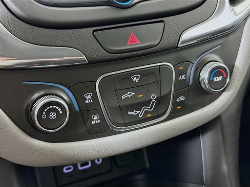 Used 2020 Chevrolet Equinox LS w/ LS Convenience Package image 22