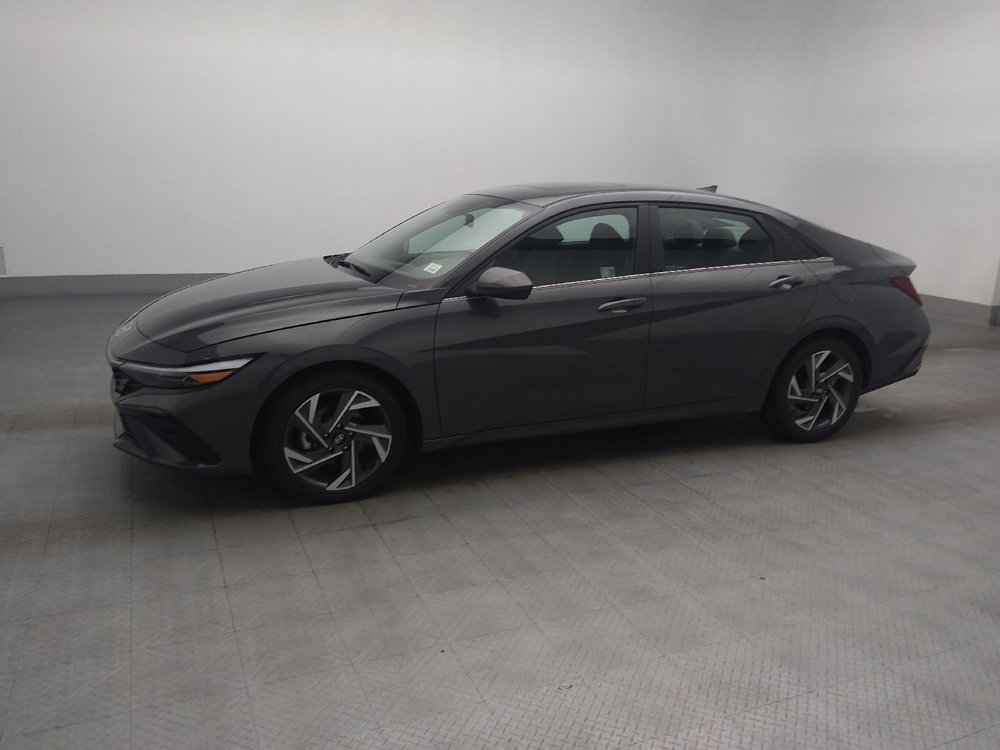 Used 2025 Hyundai Elantra SEL FWD image 2