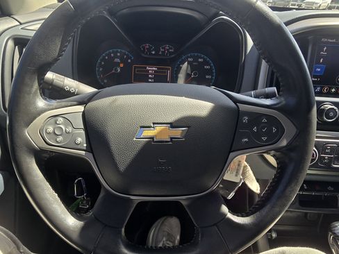 Used 2022 Chevrolet Colorado Z71 w/ Z71 Midnight Edition image 10