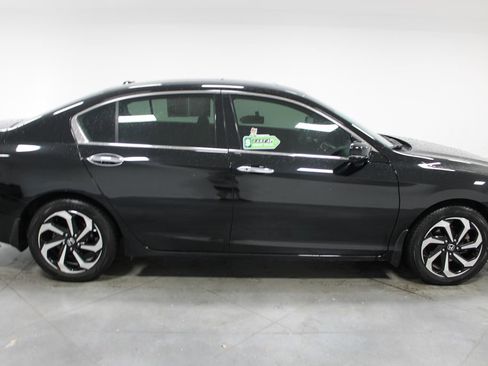 Used 2015 Honda Accord EX-L image 11